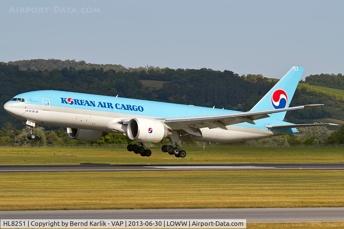 HL8251, 2012 Boeing 777-FB5 C/N 37639, Rwy 34