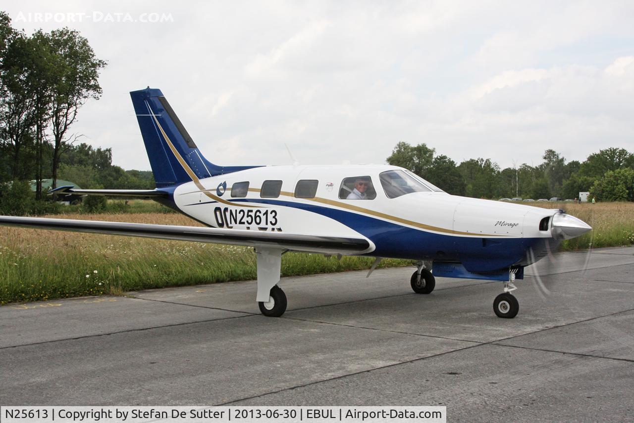 N25613, 2012 Piper PA-46-350P Malibu Mirage C/N 46-36570, Opendoor Vliegclub Ursel. > OO-FOX.