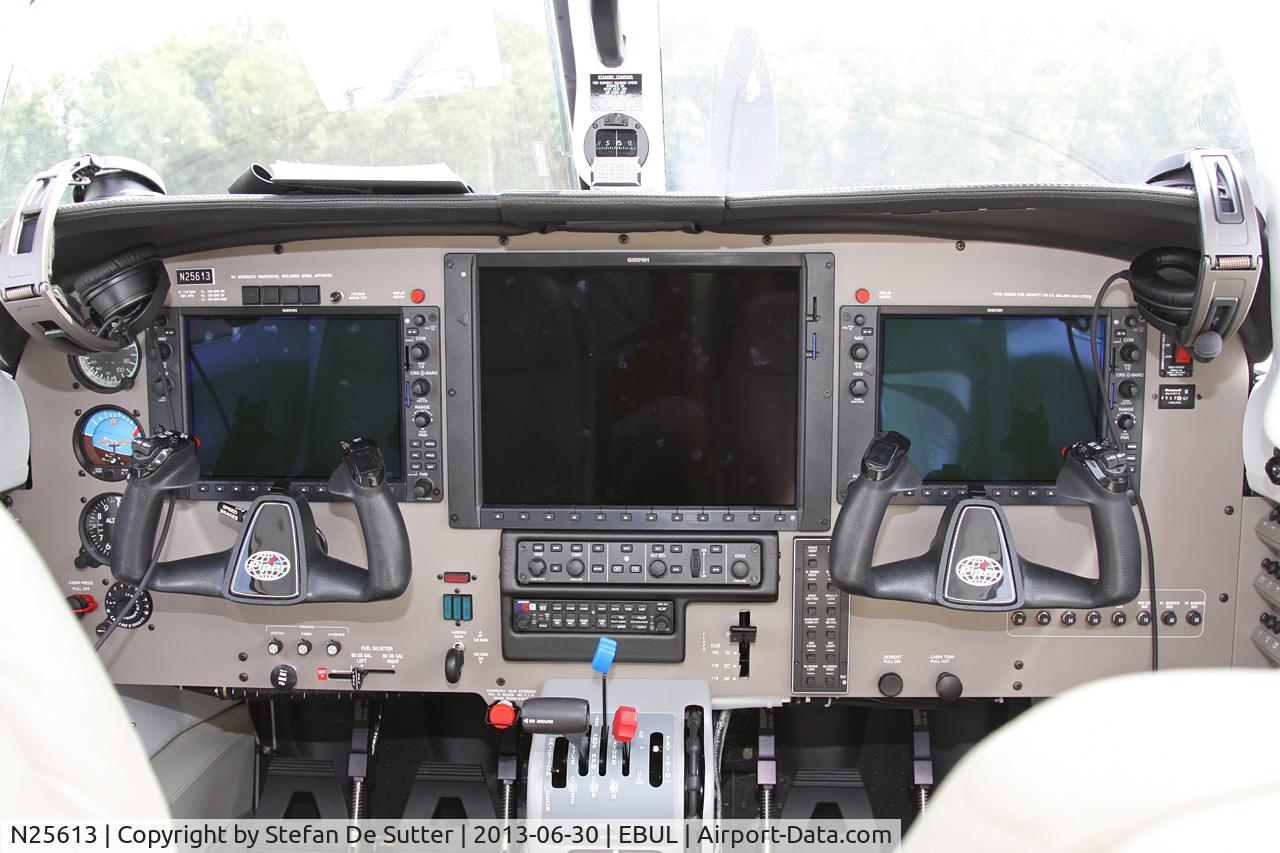 N25613, 2012 Piper PA-46-350P Malibu Mirage C/N 46-36570, Cockpitview