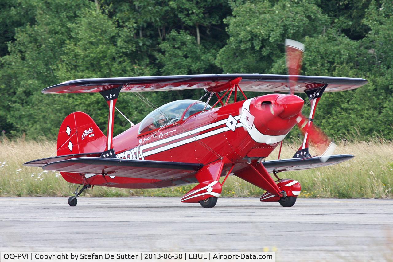 OO-PVI, 1988 Pitts S-2B Special C/N 5144, Open door Vliegclub Ursel.