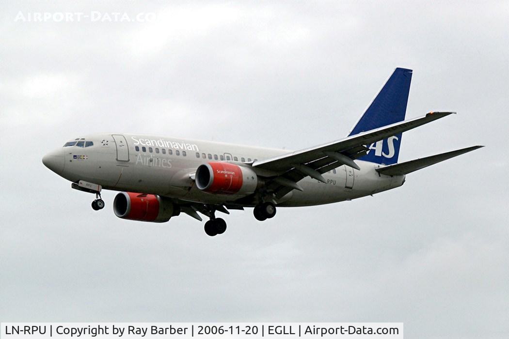 LN-RPU, 1999 Boeing 737-683 C/N 28312, Boeing 737-683 [28312] (SAS Scandinavian Airlines) Heathrow~G 20/11/2006