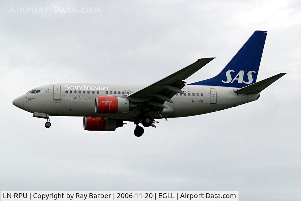 LN-RPU, 1999 Boeing 737-683 C/N 28312, Boeing 737-683 [28312] (SAS Scandinavian Airlines) Heathrow~G 20/11/2006