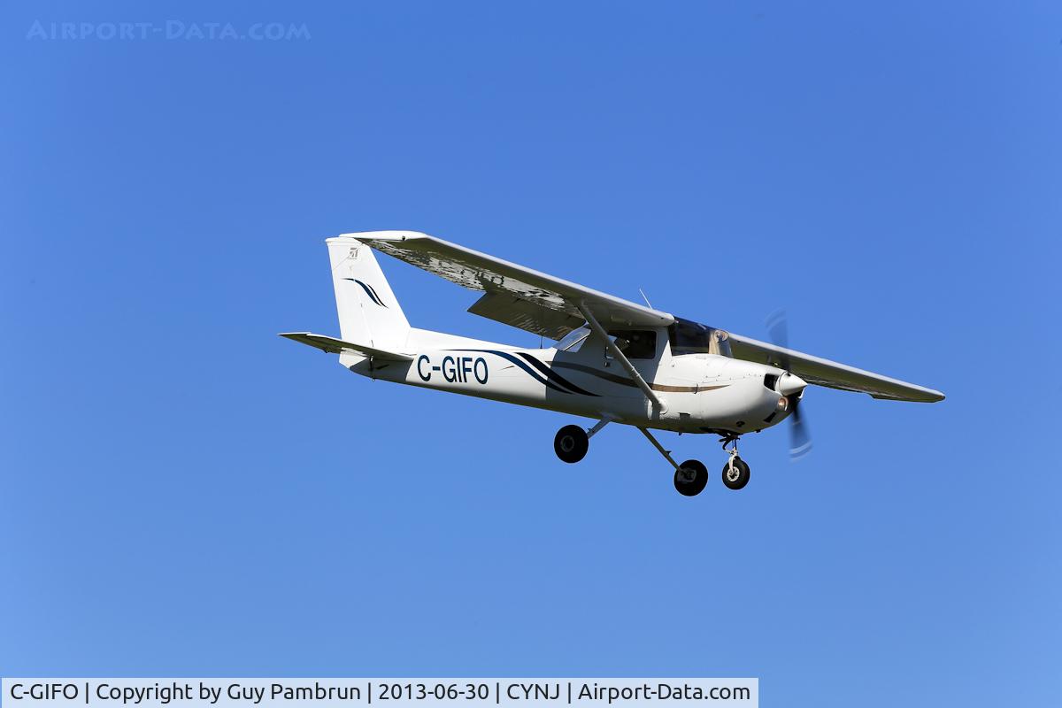 C-GIFO, 1976 Cessna 150M C/N 15078487, On final