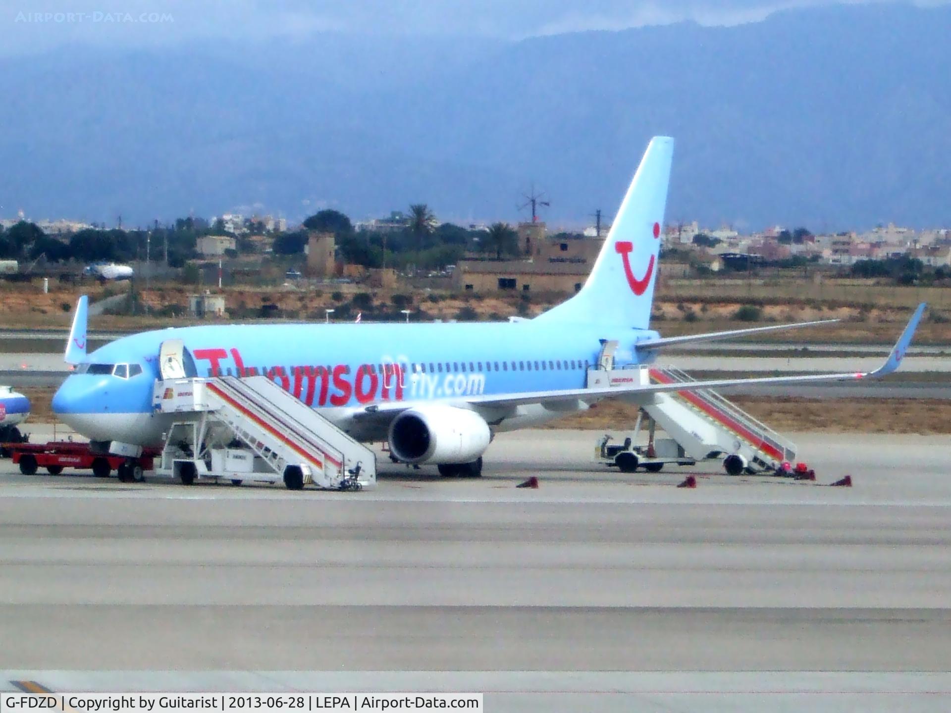 G-FDZD, 2007 Boeing 737-8K5 C/N 35132, Being prepared for departure