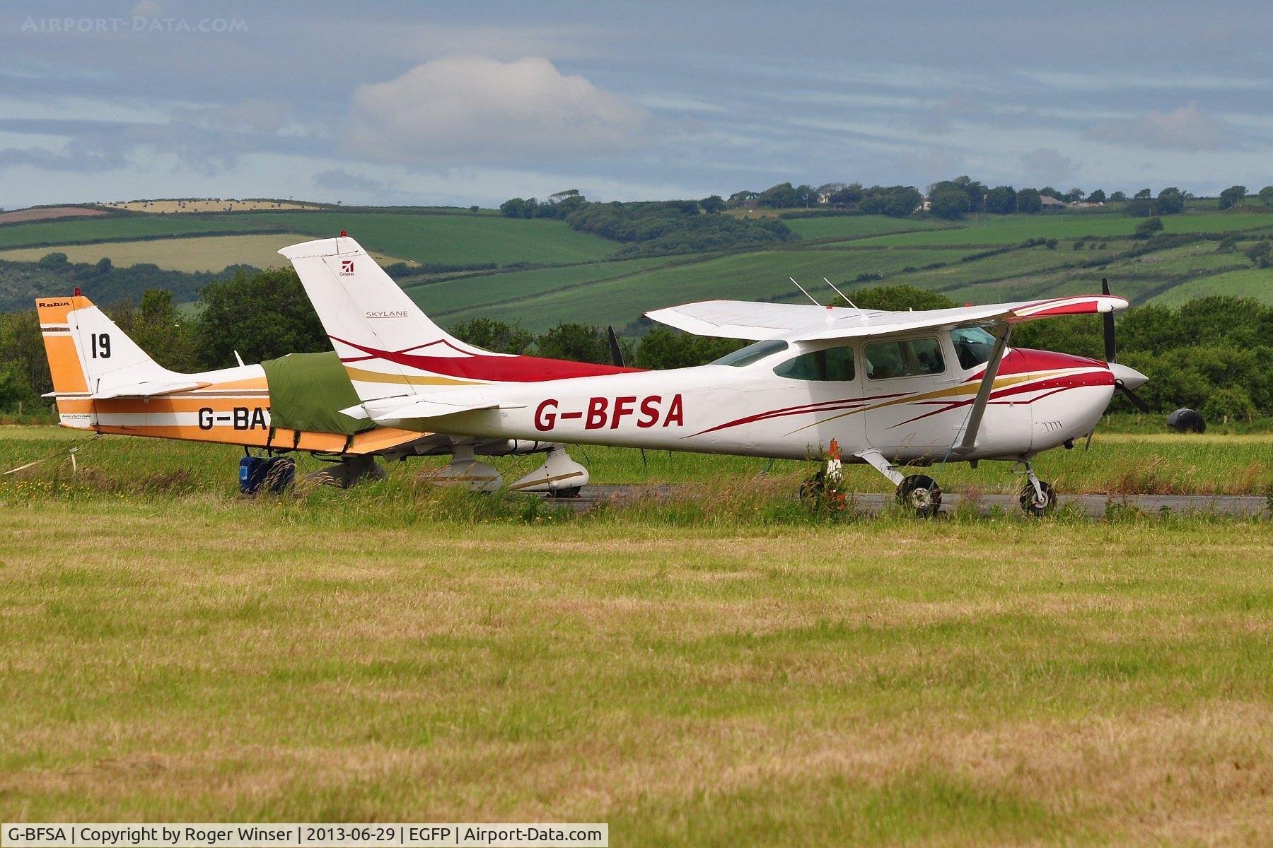 G-BFSA, 1978 Reims F182Q C/N 0074, Resident Reims/Cessna Skylane.