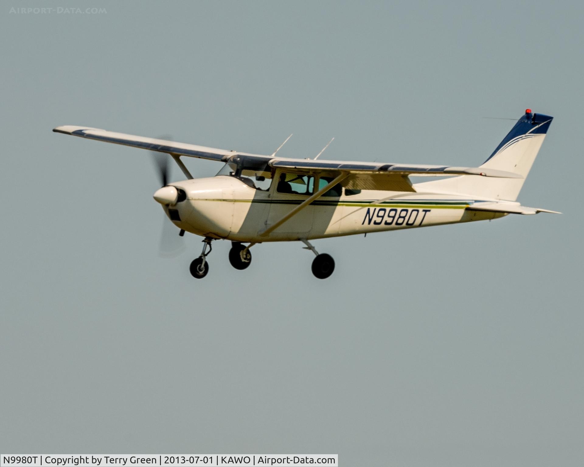 N9980T, 1960 Cessna 182D Skylane C/N 18253080, Landing 34 @ KAWO