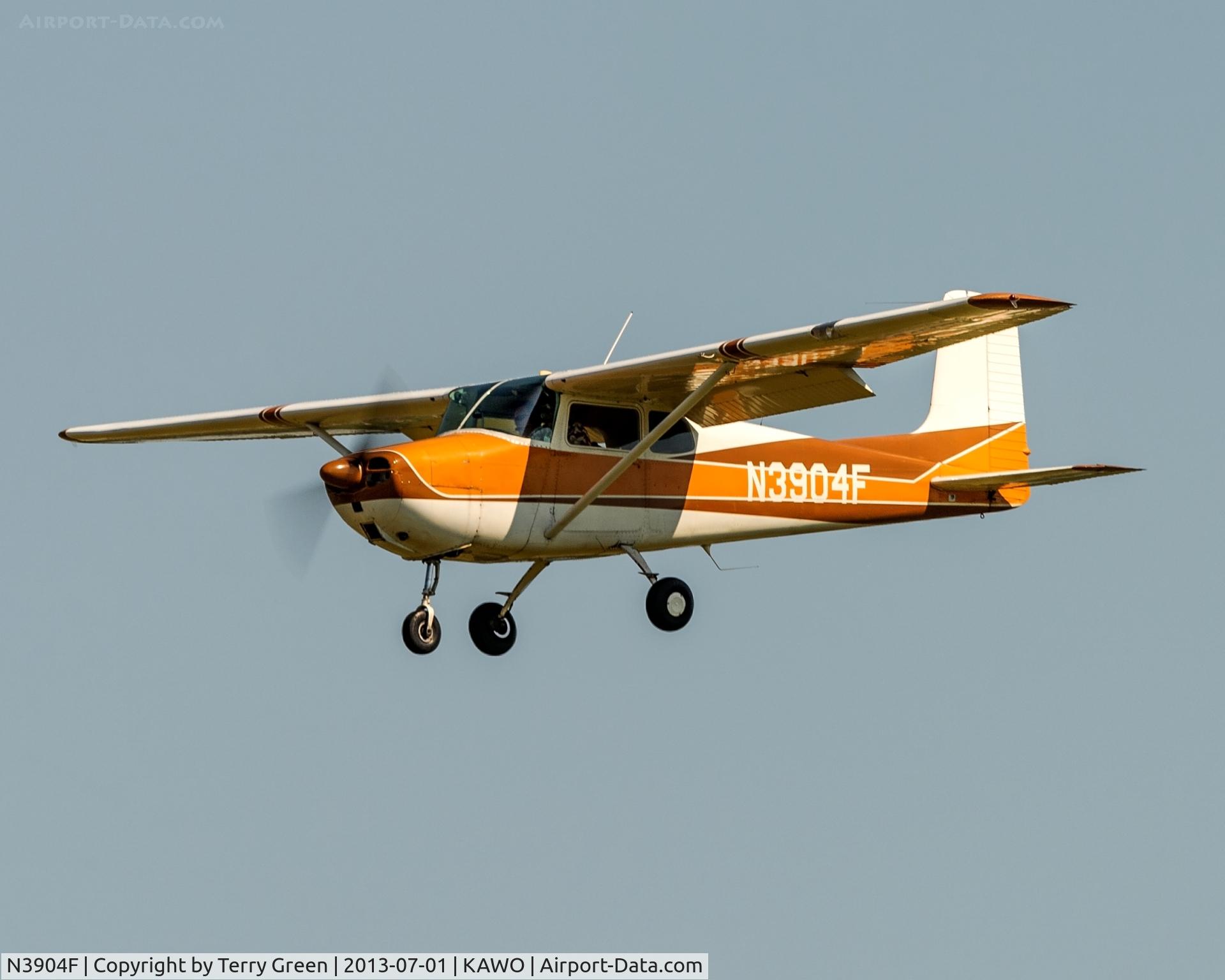 N3904F, 1958 Cessna 172 C/N 36804, Landing 34 @ KAWO
