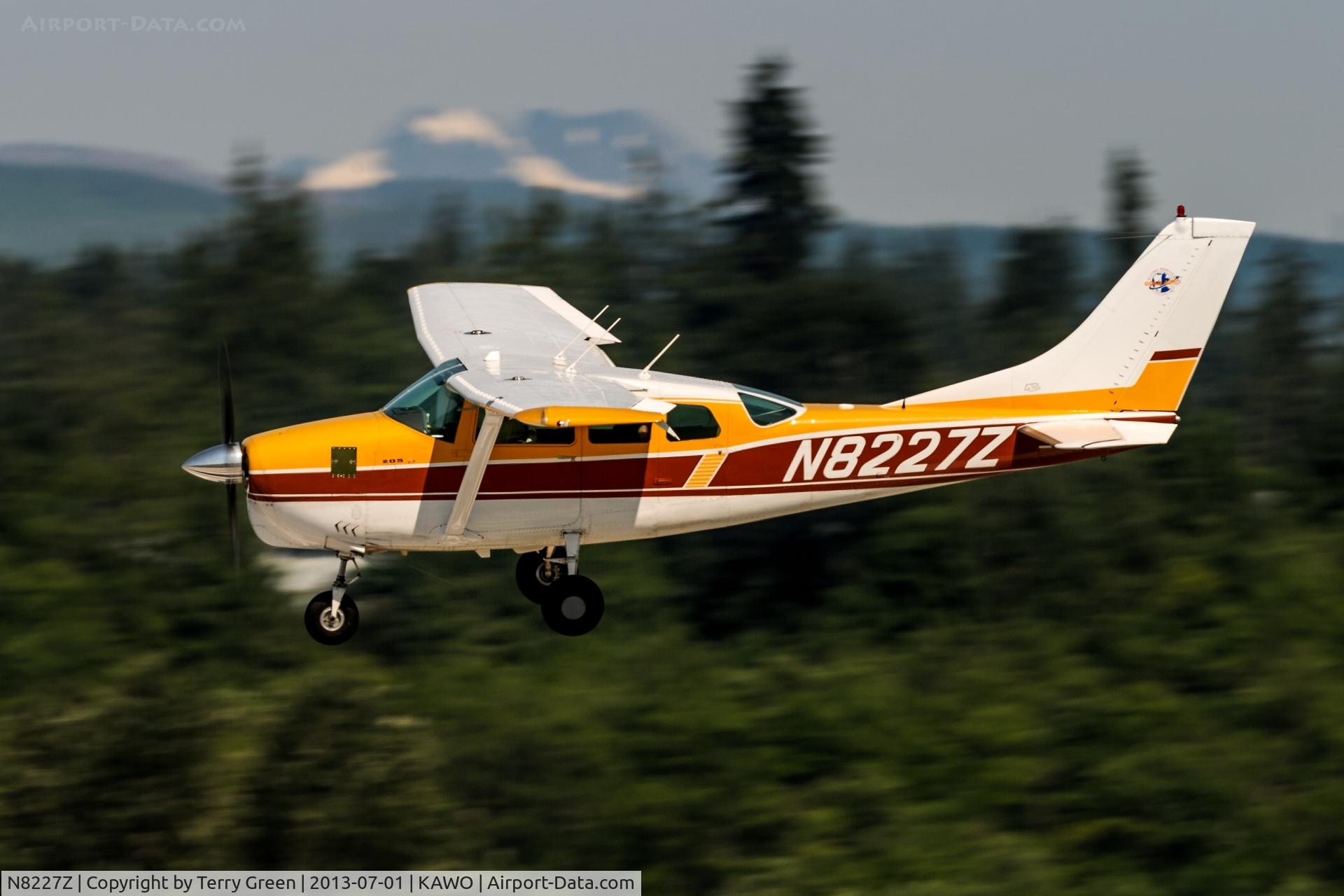 N8227Z, 1963 Cessna 210-5(205) C/N 205-0227, Landing 34 @ KAWO
