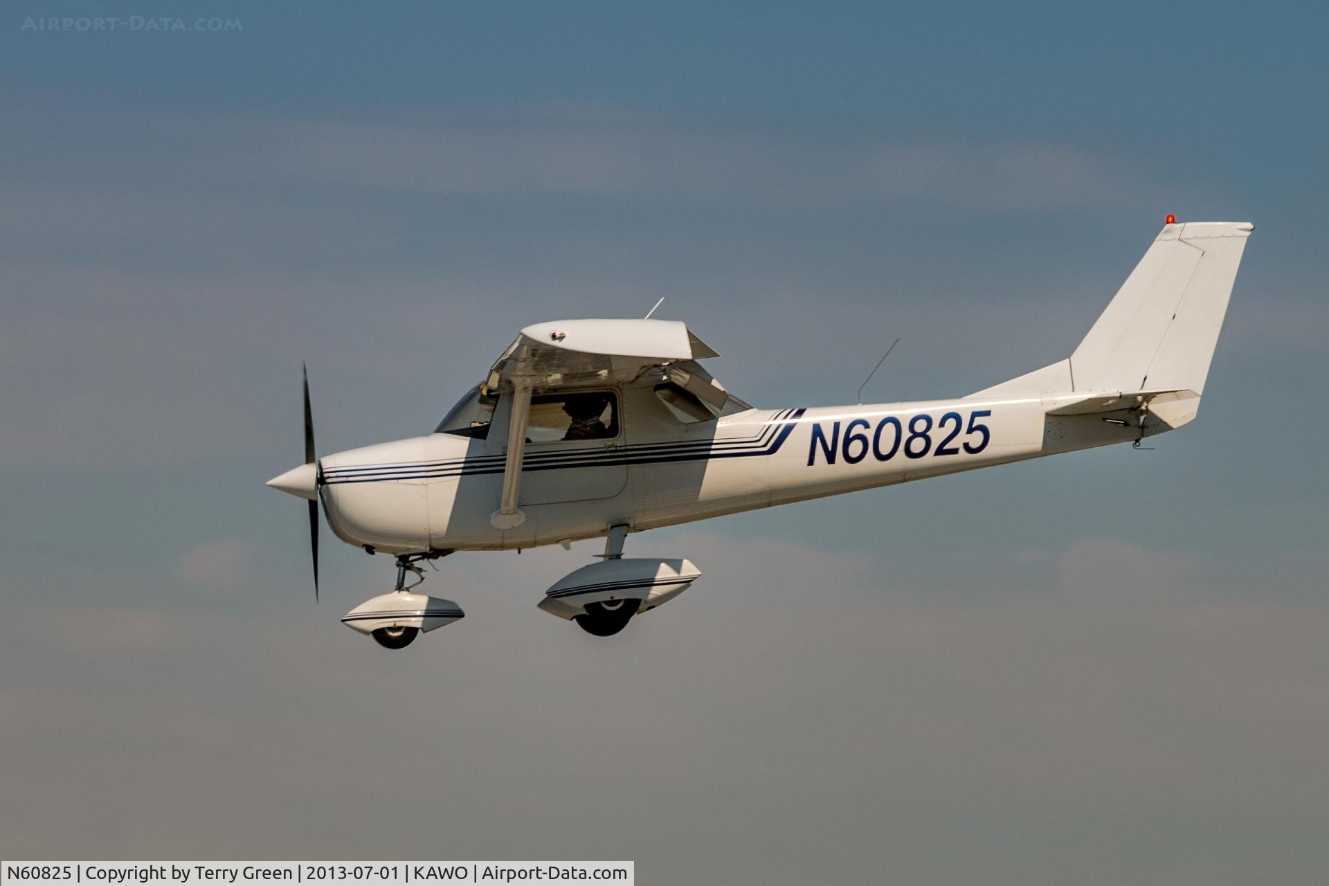 N60825, 1969 Cessna 150J C/N 15070603, Landing 34 @ KAWO