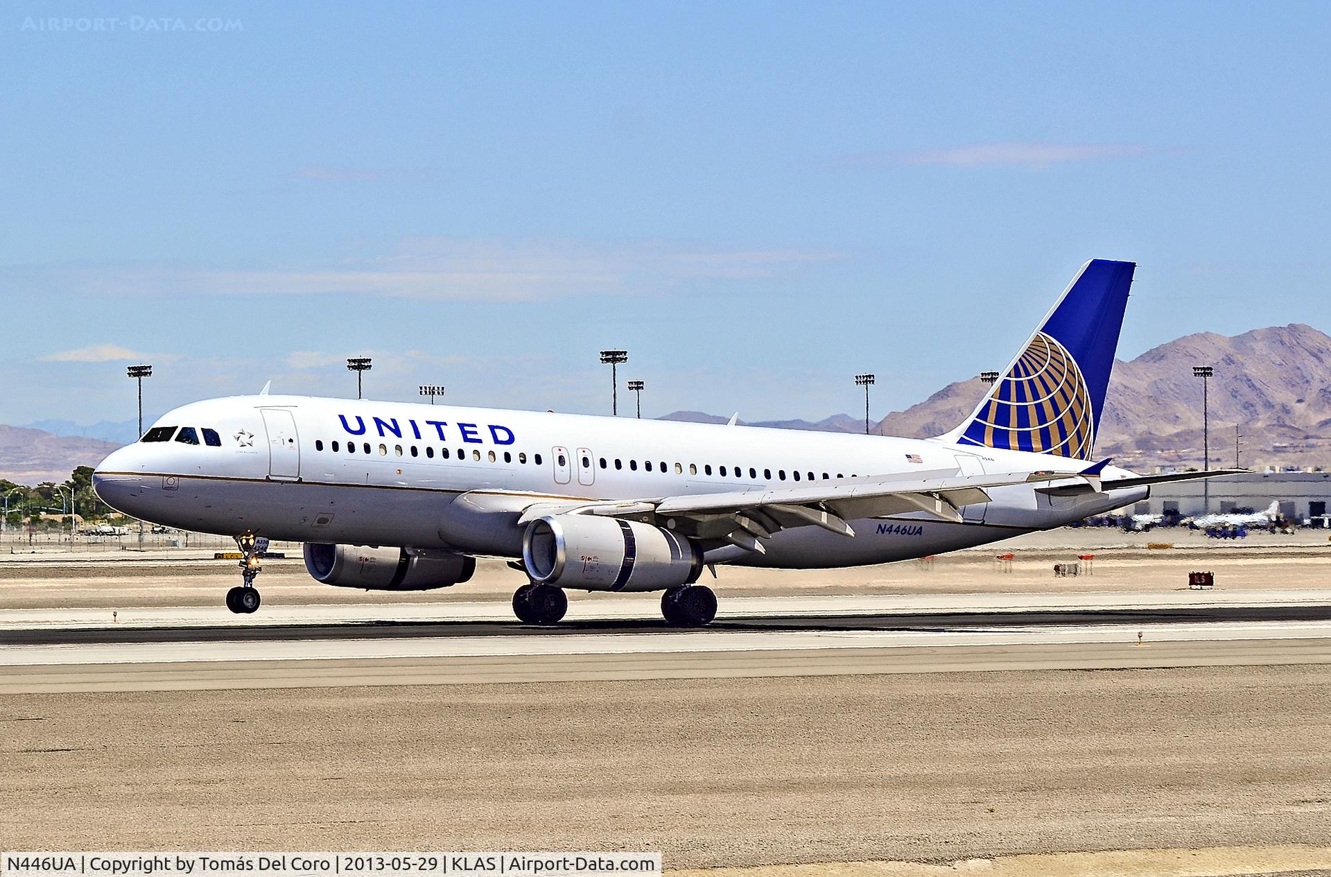 N446UA, 1998 Airbus A320-232 C/N 834, N446UA  United Airlines 1998 Airbus A320-232 C/N 834

McCarran International Airport (KLAS)
TdelCoro
May 29, 2013