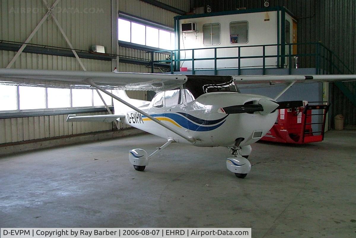 D-EVPM, 2000 Cessna 172S C/N 172S8418, Cessna 172S Skyhawk [172S-8418] Rotterdam~PH 07/08/2006