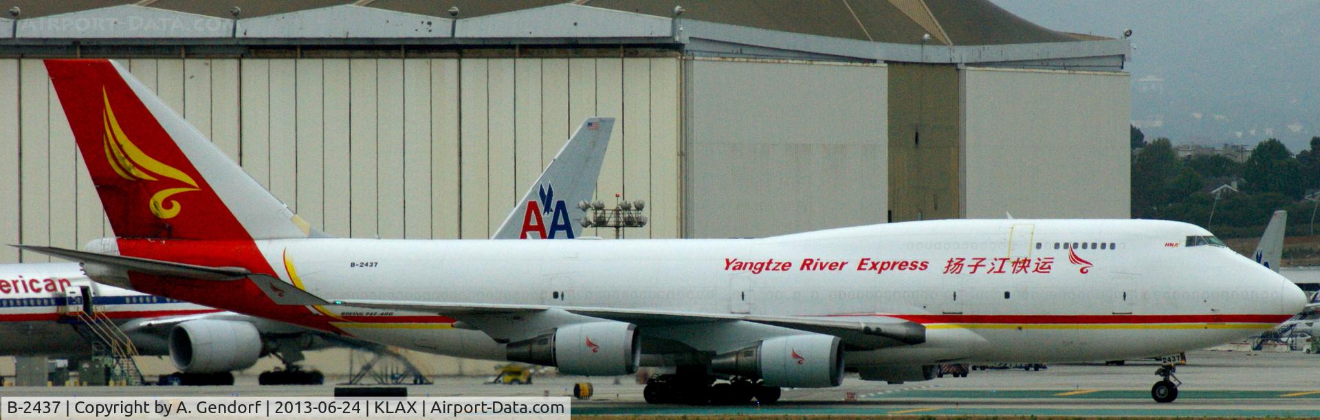 B-2437, 1991 Boeing 747-481(BDSF) C/N 25207, Yangtze River Express, seen here taxiing to the cargo terminal at Los Angeles Int´l(KLAX)