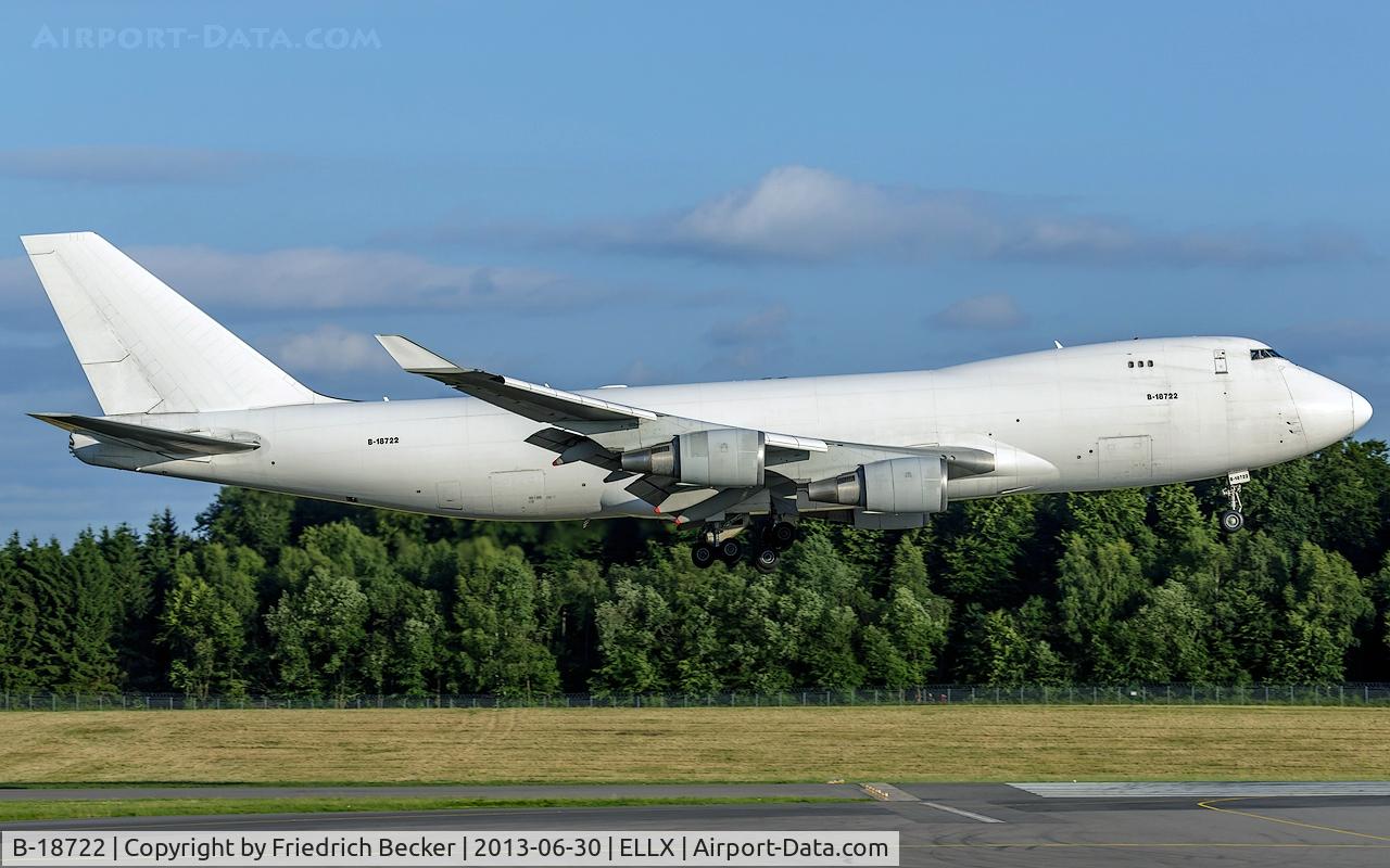 B-18722, 2006 Boeing 747-409F/SCD C/N 34265, short final RW24