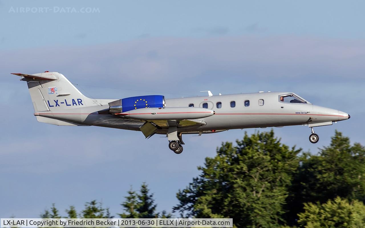LX-LAR, 1989 Learjet 35A C/N 35A-653, on final RW24