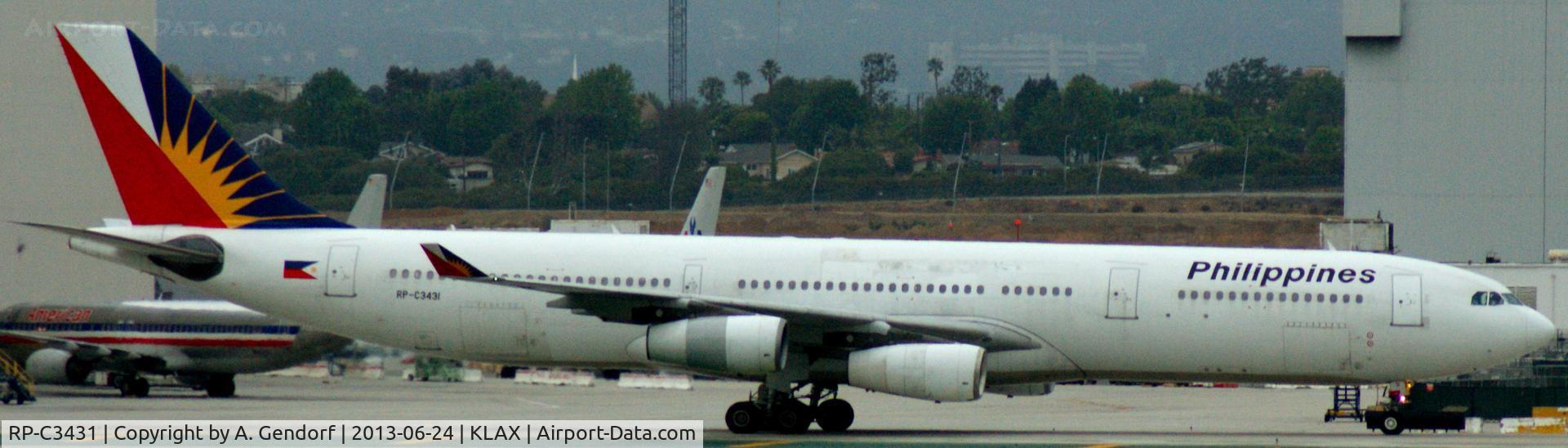 RP-C3431, Airbus A340-313X C/N 176, Philippine Airlines, is on the way to the gate, after landing at Los Angeles Int´l(KLAX)