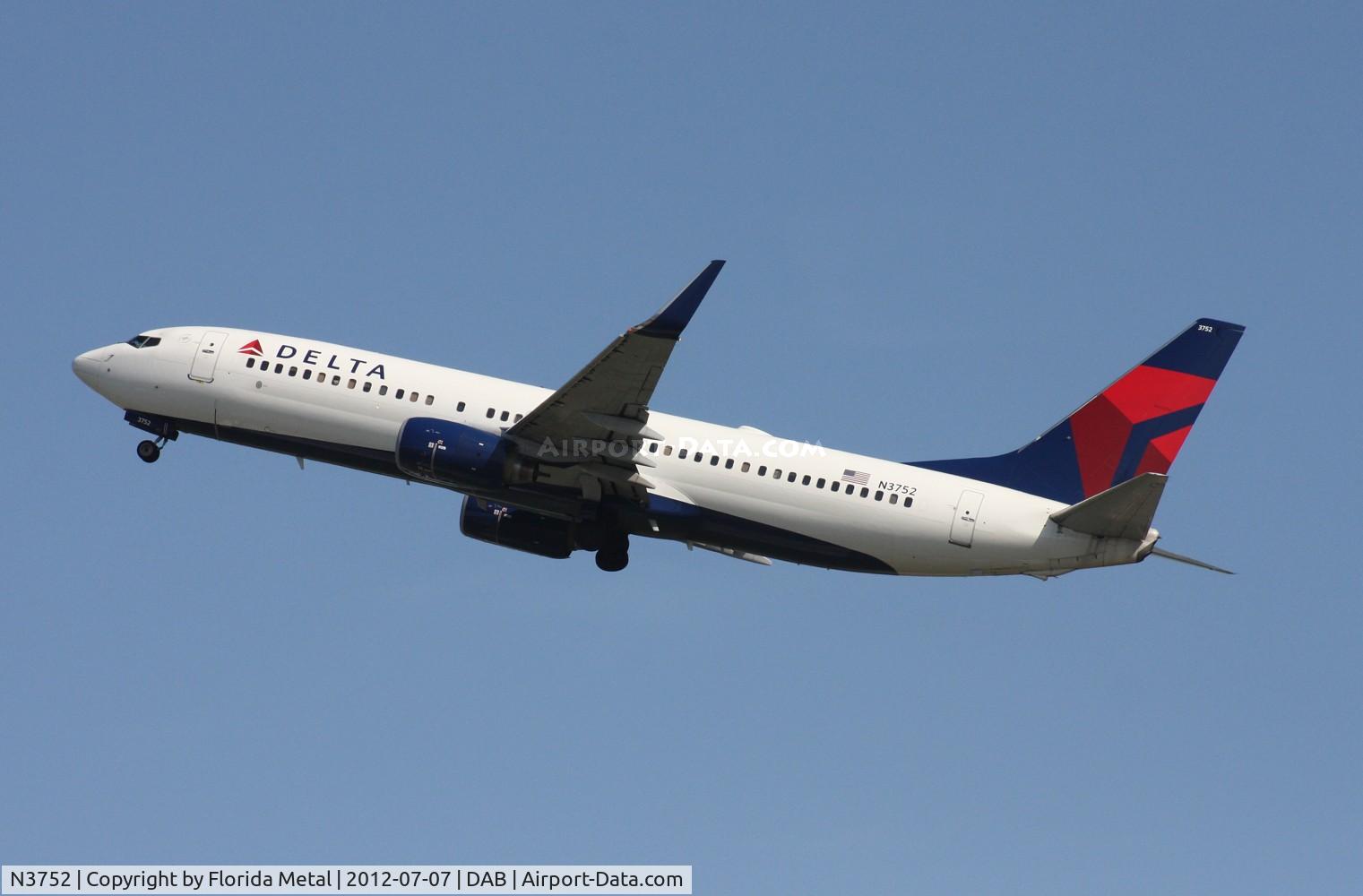 N3752, 2001 Boeing 737-832 C/N 30492, Delta 737-800