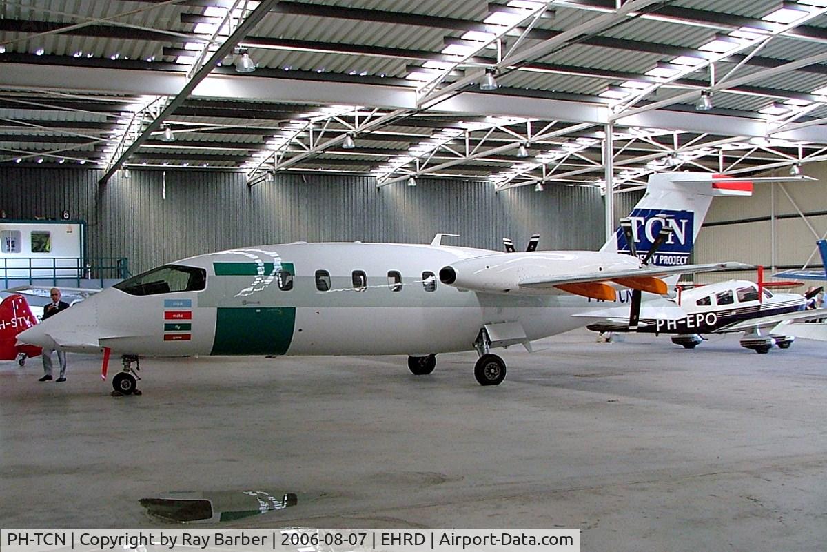 PH-TCN, 2004 Piaggio P-180 Avanti C/N 1089, Piaggio P-180 Avanti [1089] (TCN Property Project) Rotterdam~PH 07/08/2006