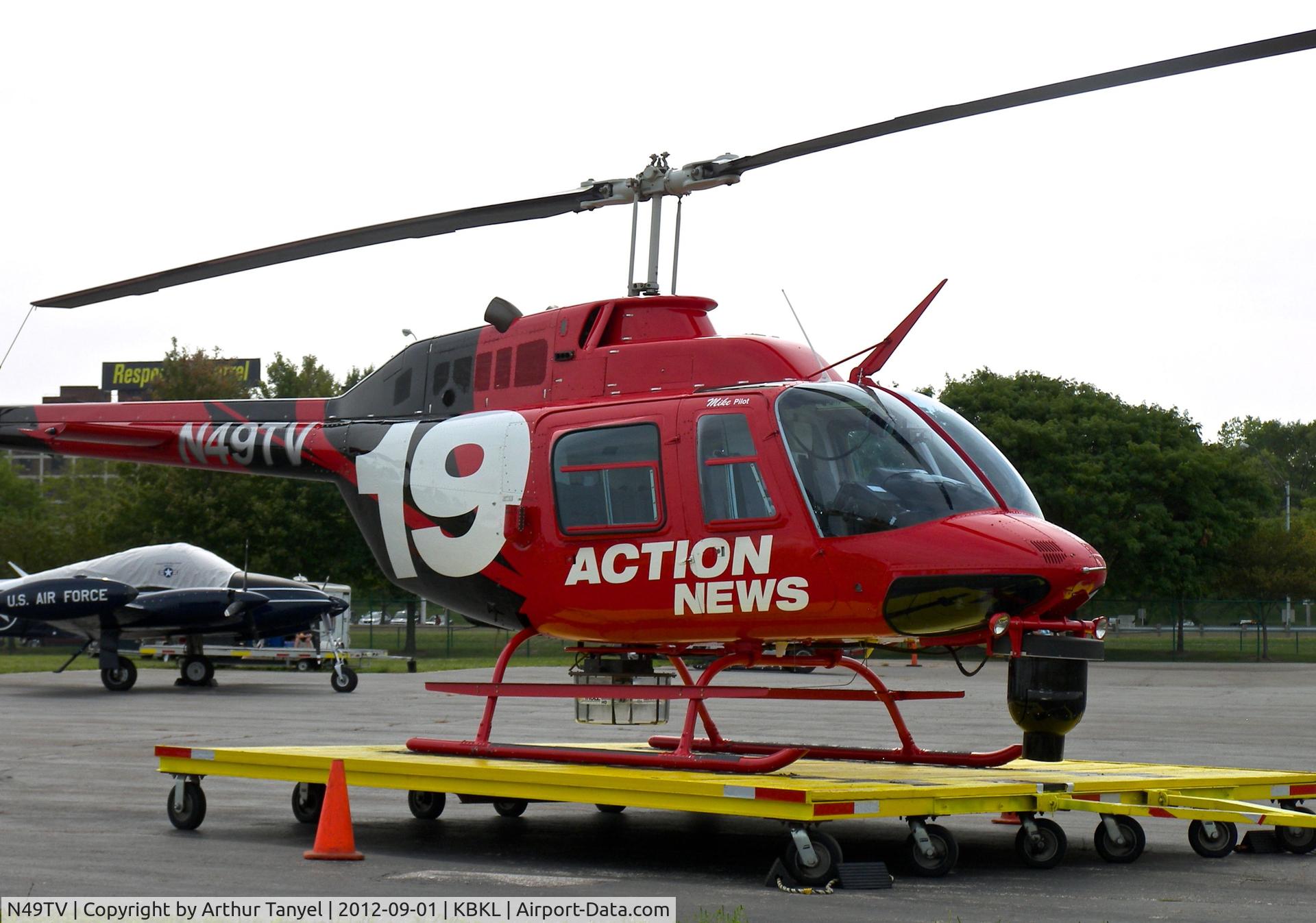 N49TV, Bell 206B JetRanger C/N 3074, On tarmac @BKL