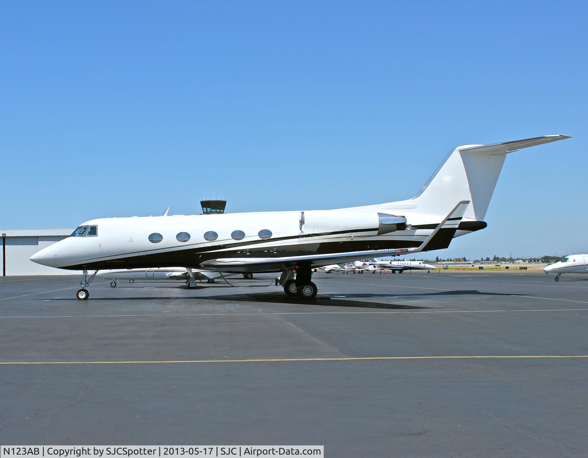 N123AB, 2005 Bombardier BD-700-1A10 Global Express XRS C/N 9167, Tail number edited out as requested by the pilots