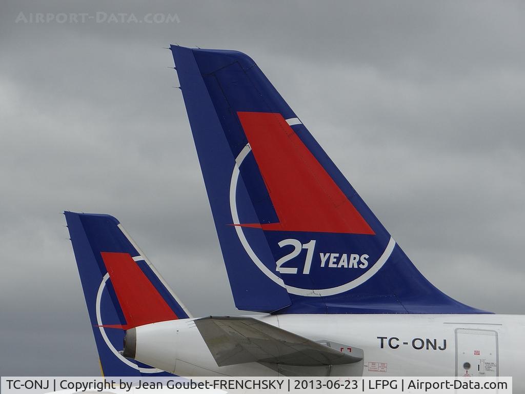 TC-ONJ, 1993 Airbus A321-131 C/N 385, CDG T3
