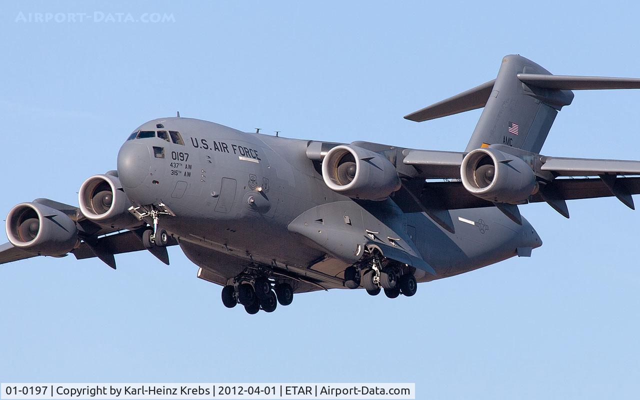 01-0197, 2001 Boeing C-17A Globemaster III C/N F-104, US Air Force