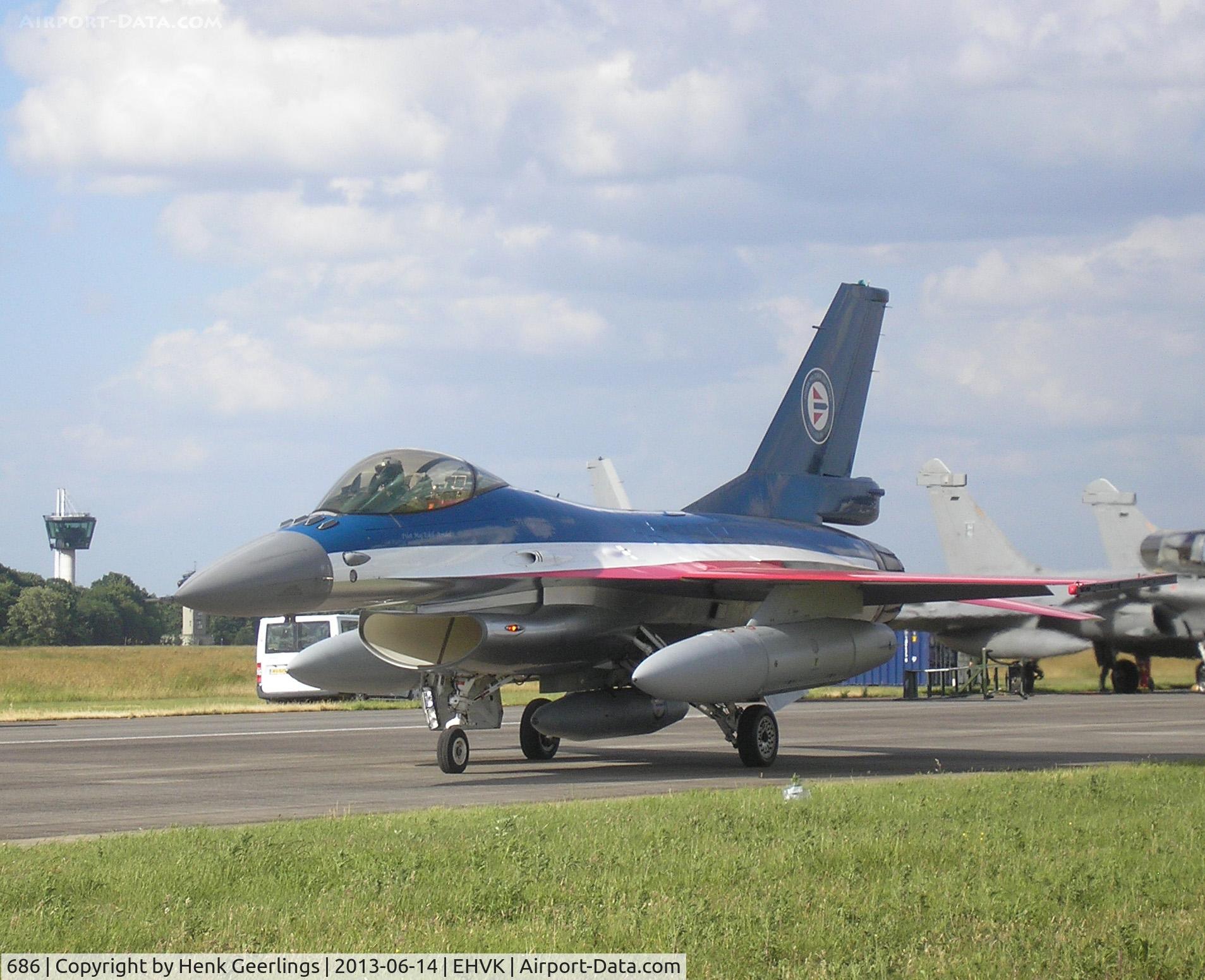 686, General Dynamics F-16AM Fighting Falcon C/N 6K-58, Airforcedays , 14/15 June  2013 at Volkel AFB ; Norwegian AF