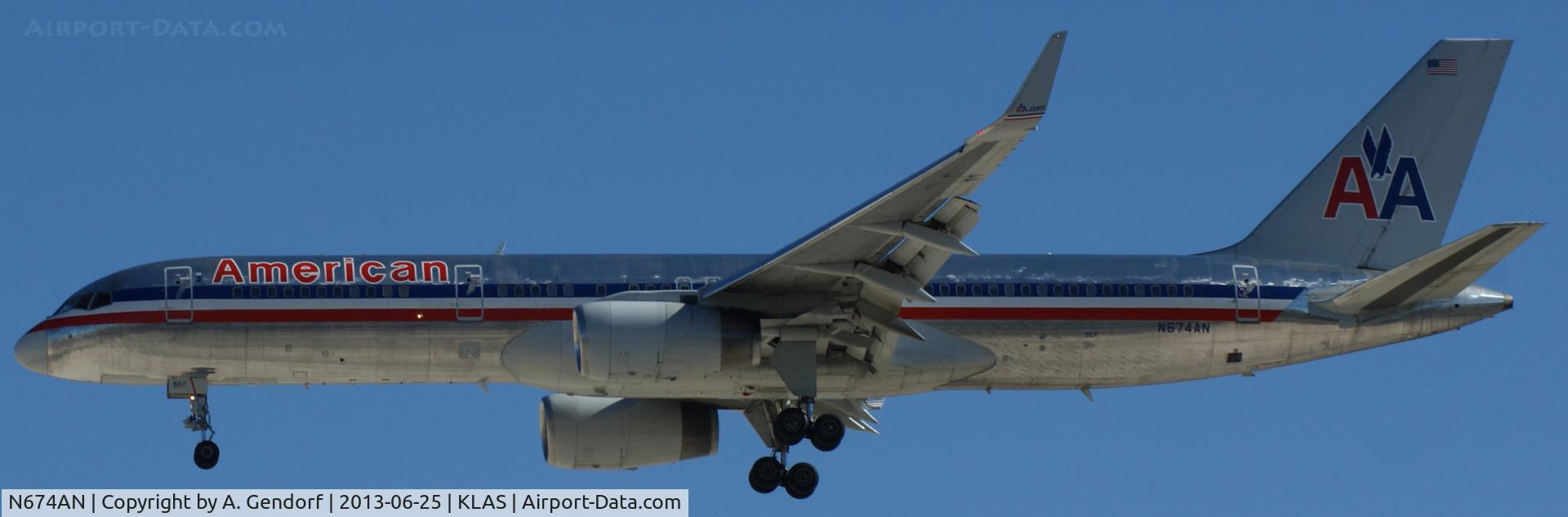 N674AN, 1998 Boeing 757-223 C/N 29424, American Airlines, seen here on short finals at Las Vegas Int´l(KLAS)