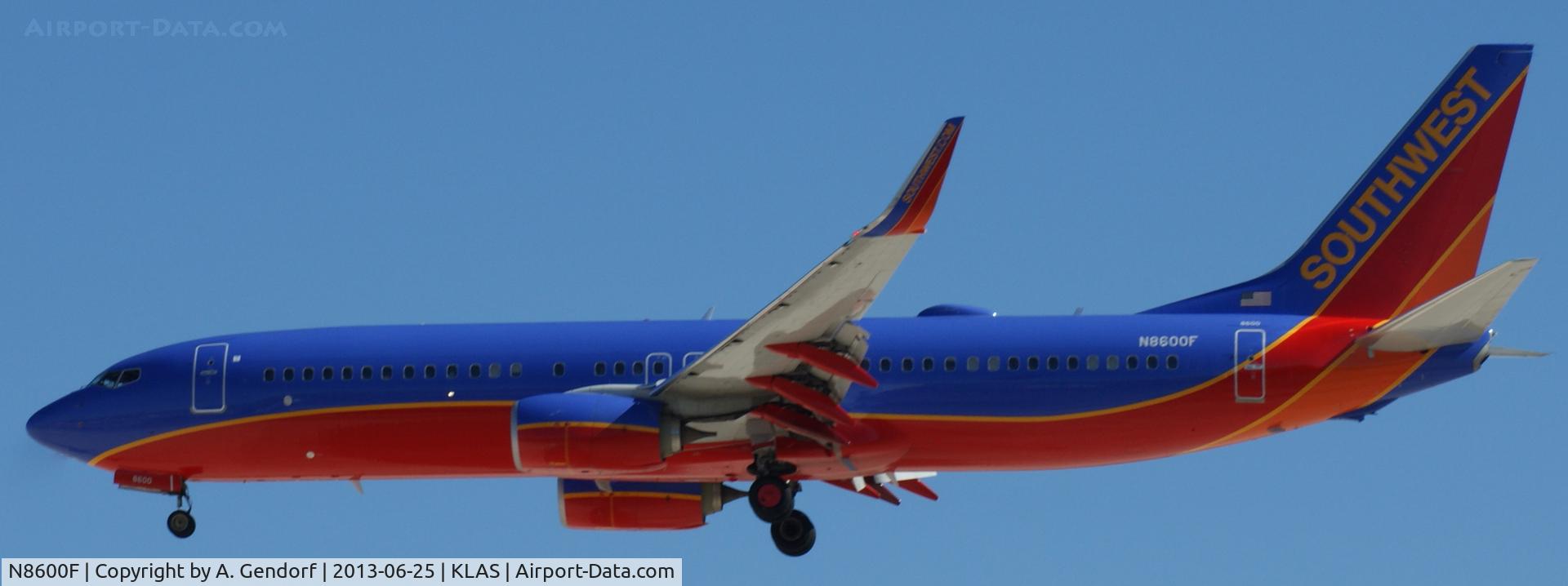 N8600F, 2012 Boeing 737-8H4 C/N 39882, Southwest Airlines, on finals Las Vegas Int´l(KLAS)