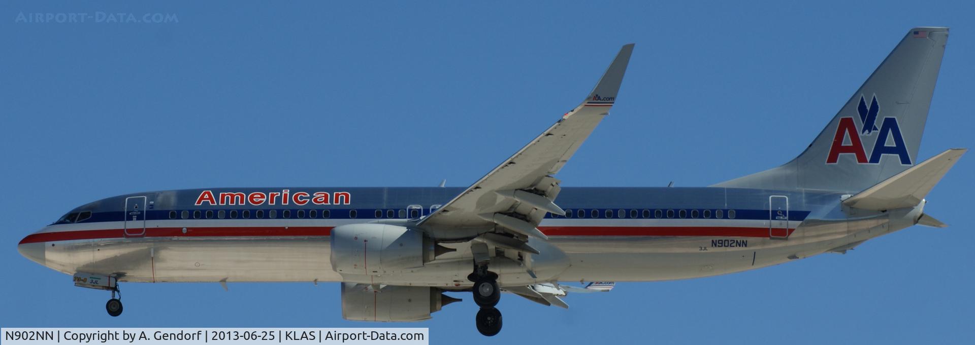 N902NN, 2012 Boeing 737-823 C/N 31154, American Airlines, is seen here on short finals RWY 25L Las Vegas Int´l(KLAS)