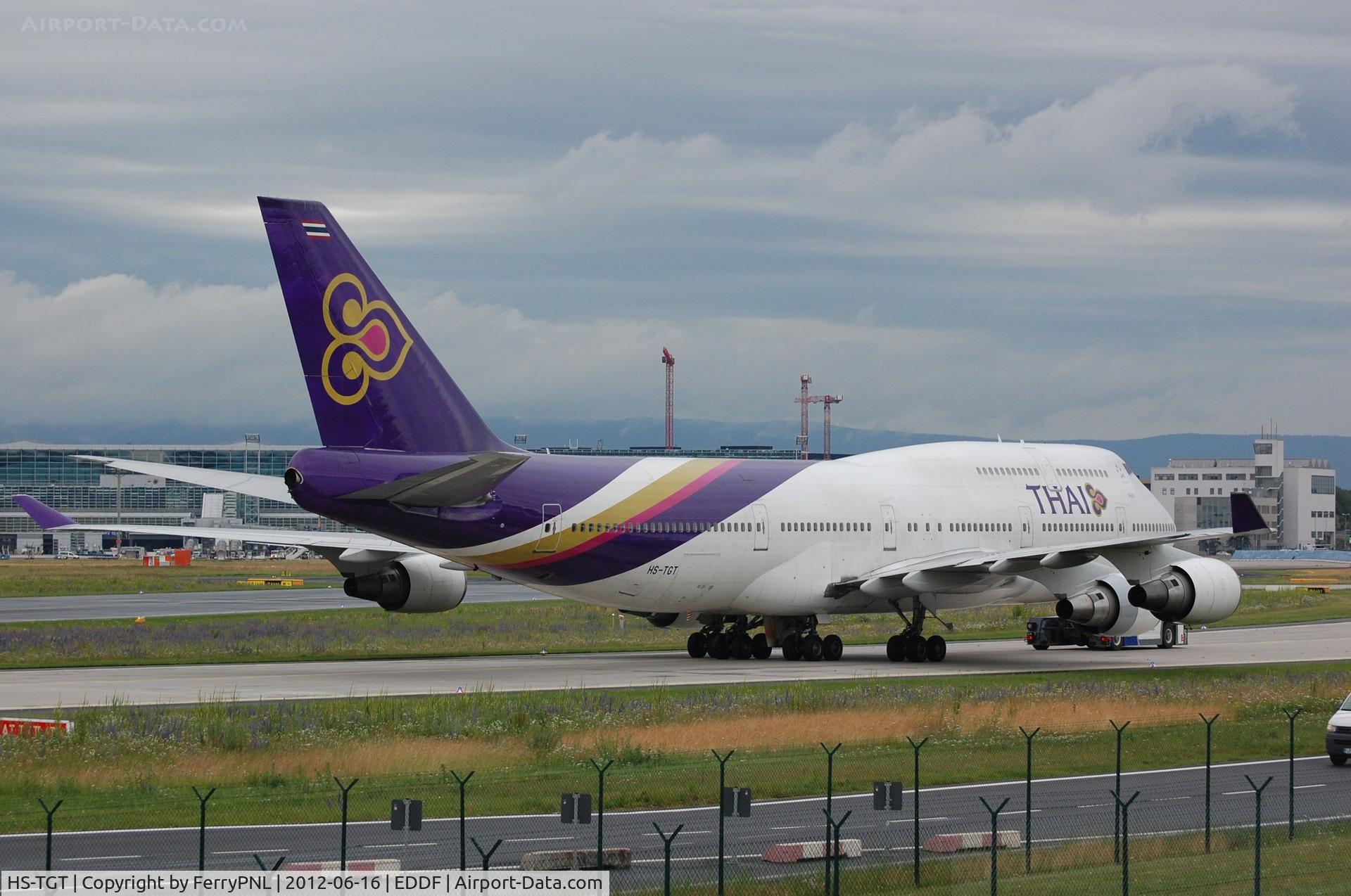 HS-TGT, 1996 Boeing 747-4D7 C/N 26616, Thai B744 towed to gate