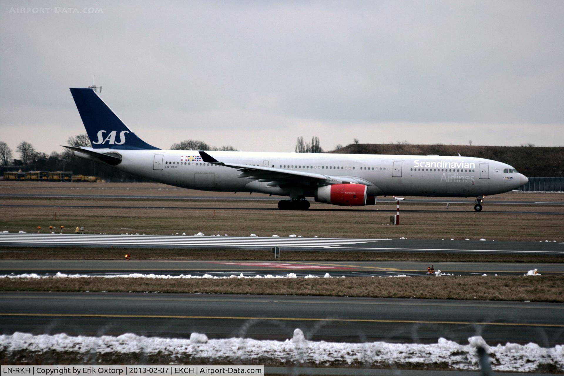 LN-RKH, 2002 Airbus A330-343 C/N 497, LN-RKH in CPH