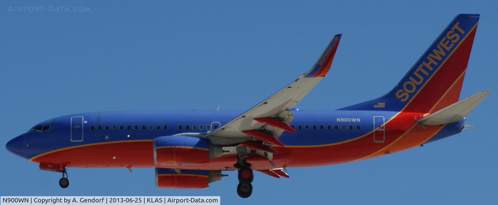 N900WN, 2007 Boeing 737-7H4 C/N 32544, Southwest Airlines, seen here on short finals at Las Vegas Int´l(KLAS)