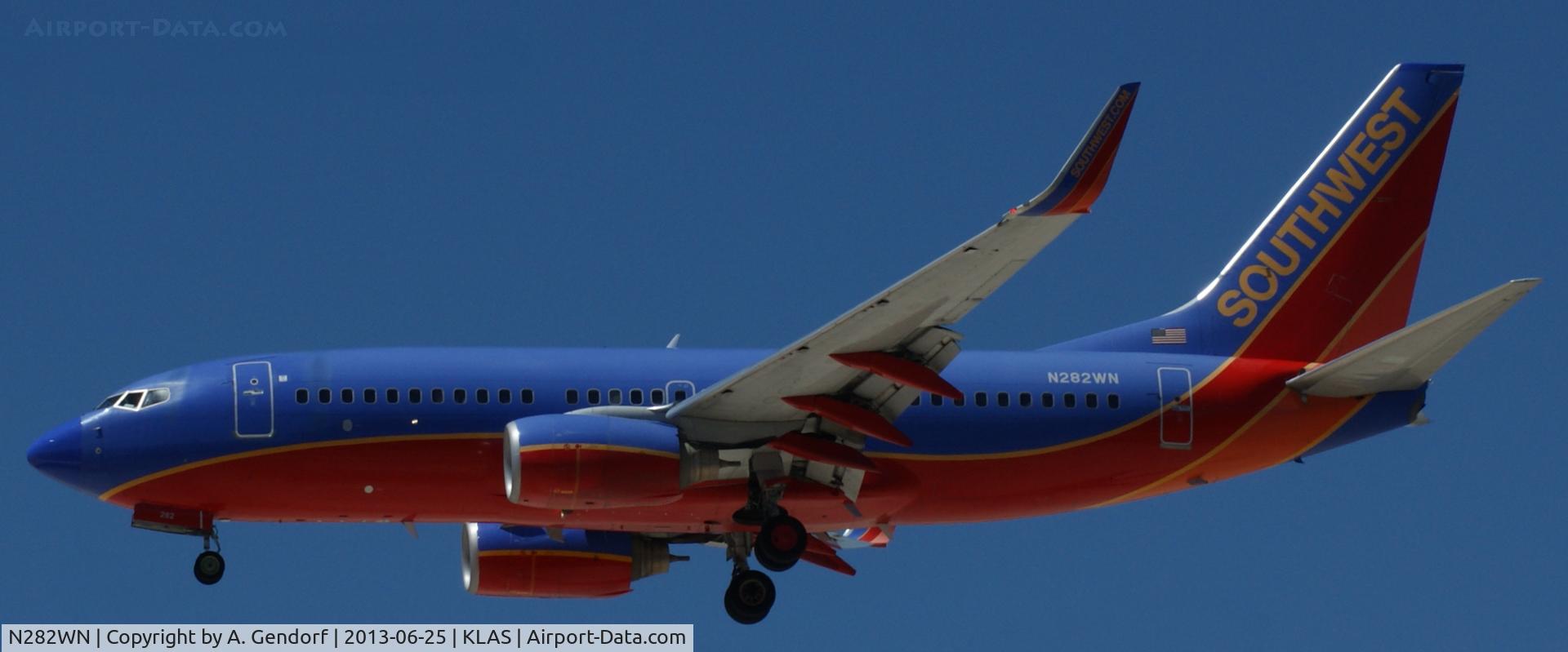 N282WN, 2007 Boeing 737-7H4 C/N 32534, Southwest Airlines, seen here approaching RWY 25L at Las Vegas Int´l(KLAS)
