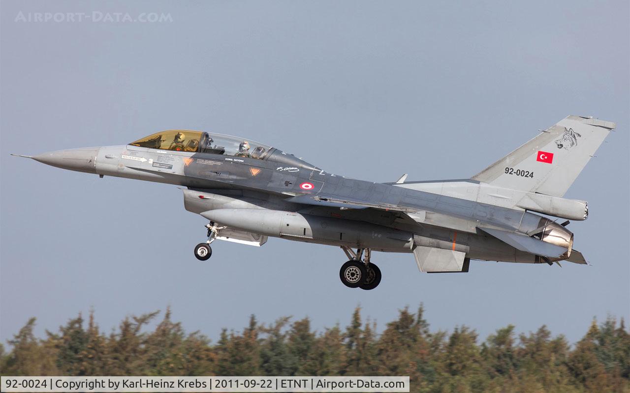 92-0024, General Dynamics F-16D Fighting Falcon C/N 4S-24, Turkey Air Force