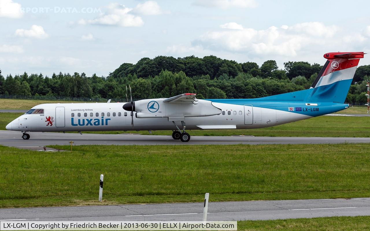 LX-LGM, 2012 De Havilland Canada DHC-8-402Q Dash 8 C/N 4425, taxying to the holding point RW24