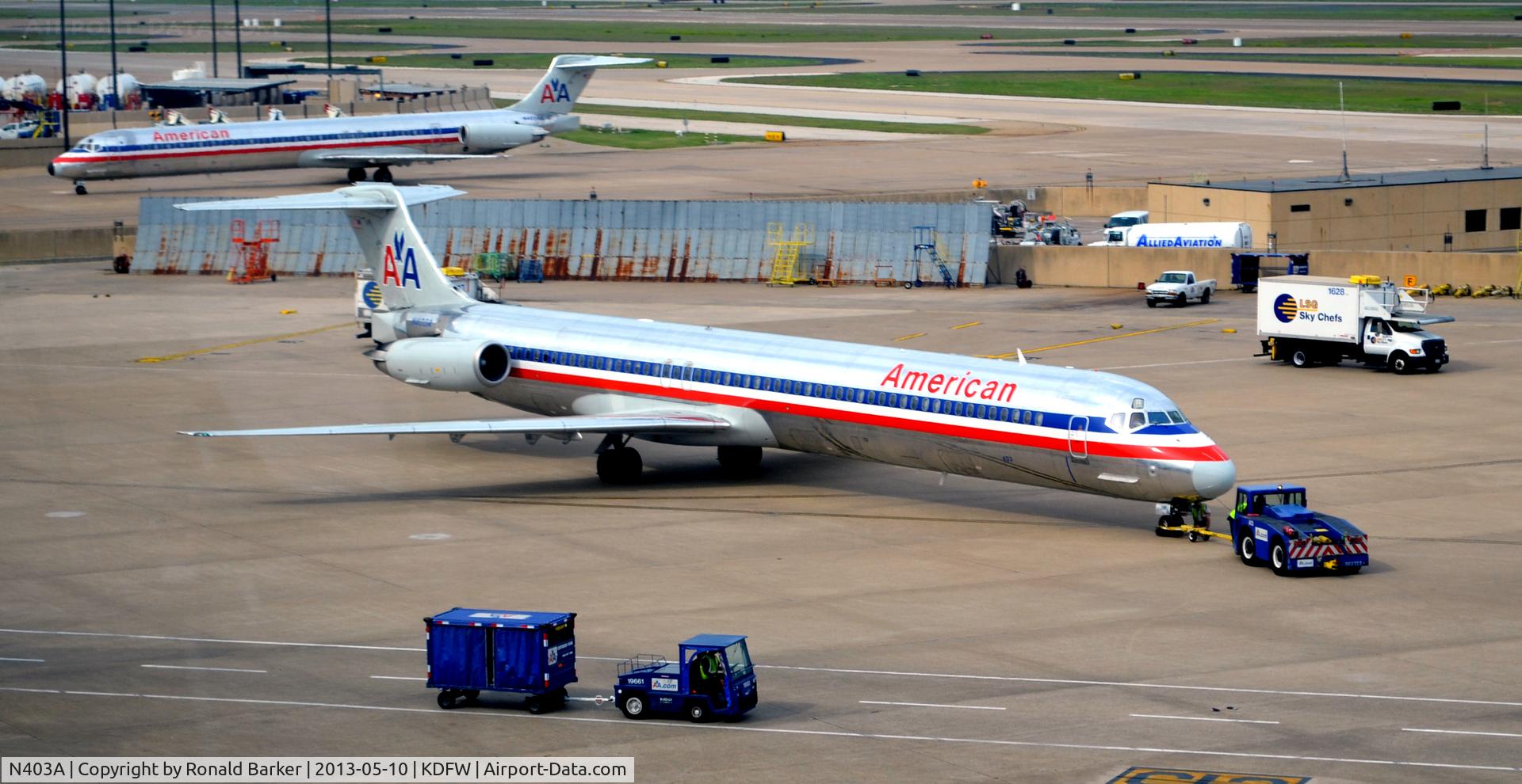 N403A, 1986 McDonnell Douglas MD-82 (DC-9-82) C/N 49314, Pushback Gate C15 DFW