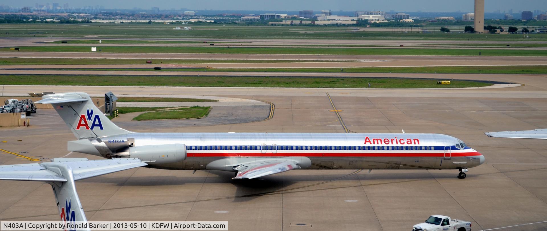 N403A, 1986 McDonnell Douglas MD-82 (DC-9-82) C/N 49314, Taxi DFW