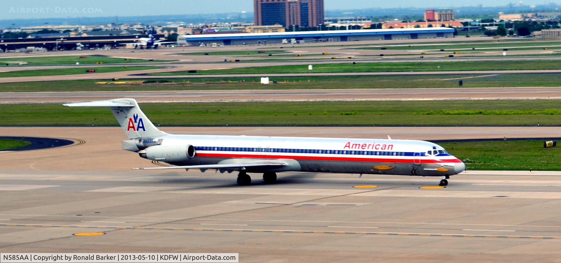 N585AA, 1991 McDonnell Douglas MD-82 (DC-9-82) C/N 53248, Taxi DFW