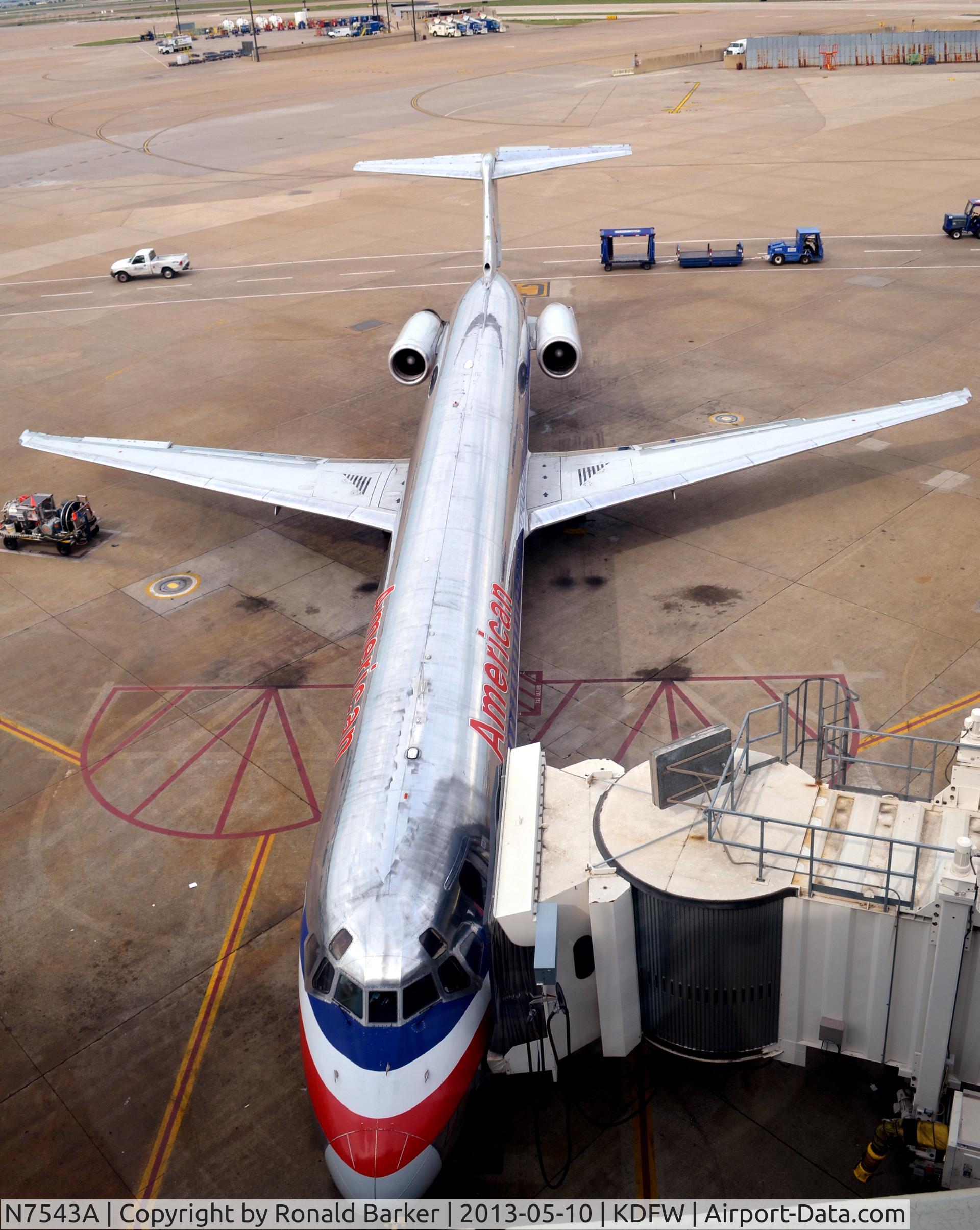 N7543A, 1990 McDonnell Douglas MD-82 (DC-9-82) C/N 53025, Gate C11 DFW