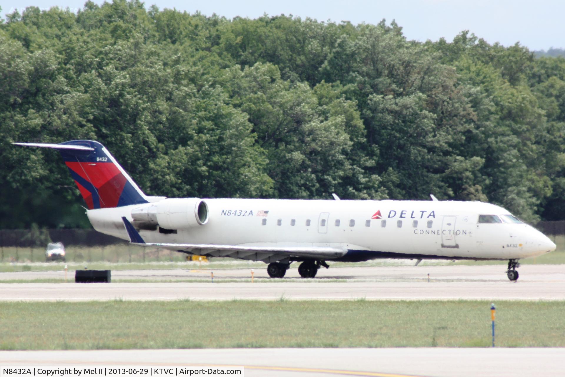 N8432A, 2000 Canadair CRJ-200LR (CL-600-2B19) C/N 7432, ASQ5895 - KTVC-KORD - Taxi For Departure RWY 10