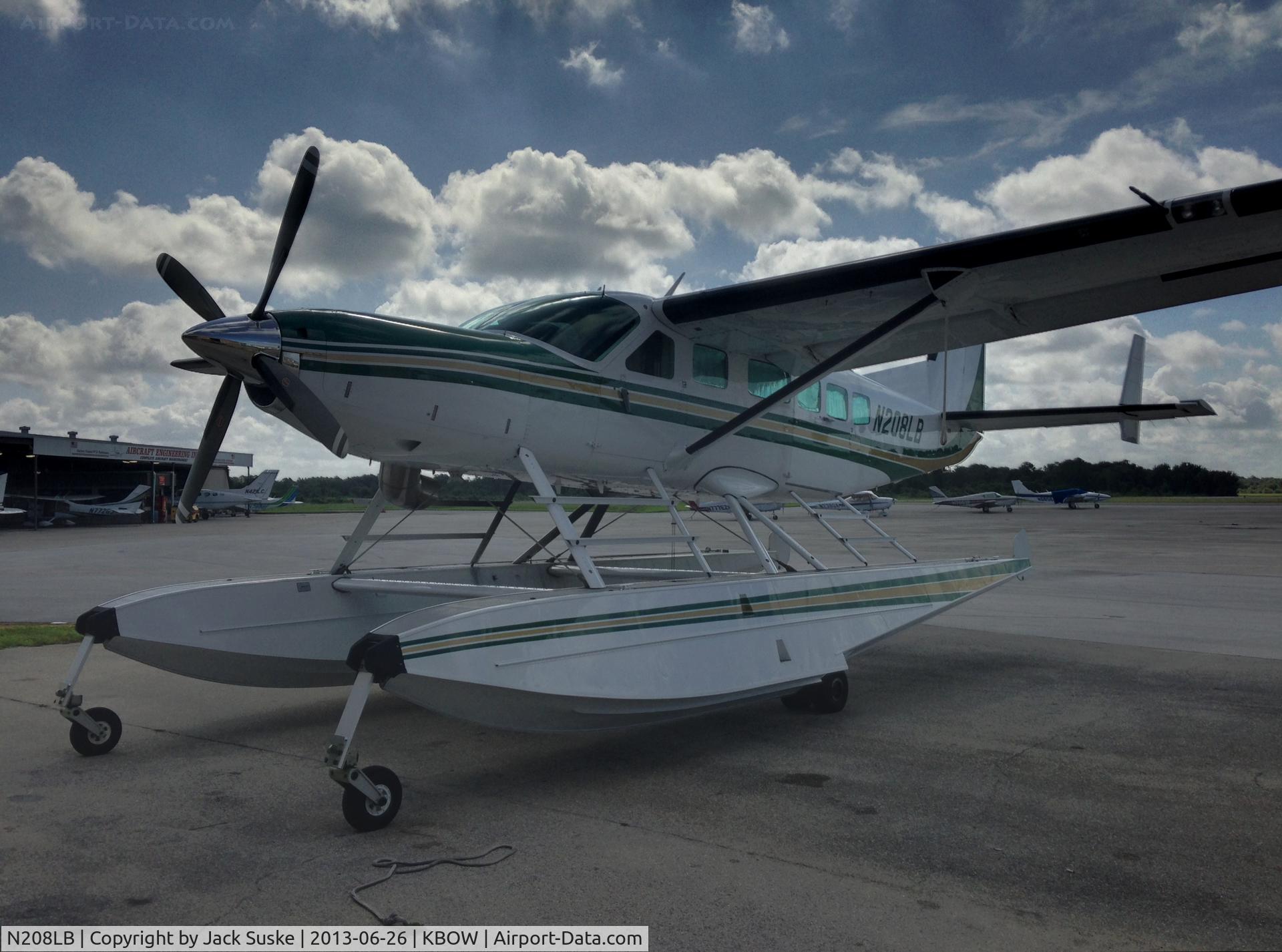 N208LB, 2004 Cessna 208 C/N 20800378, At Amphibians Plus ramp