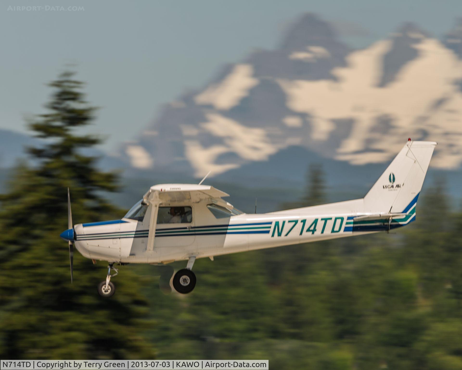 N714TD, 1977 Cessna 152 C/N 15279413, Landing 34 @ KAWO
