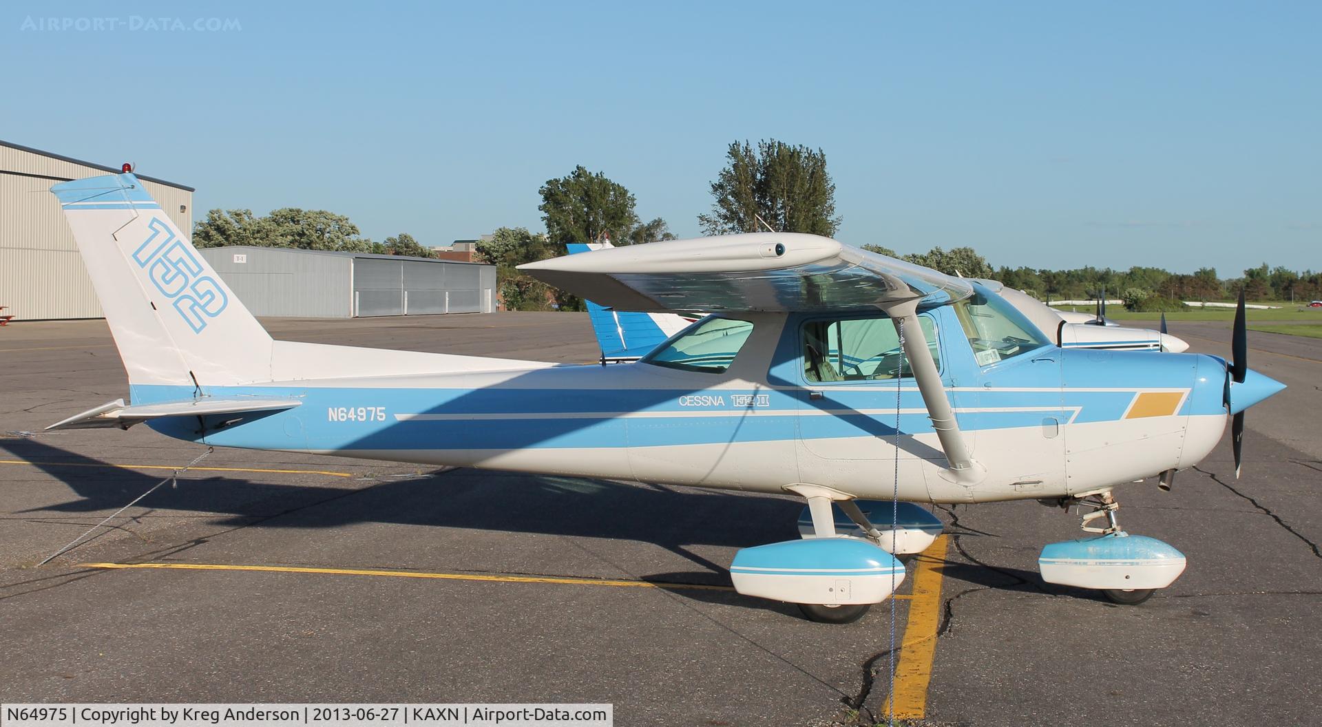 N64975, 1978 Cessna 152 C/N 15281507, Cessna 152 on the line.