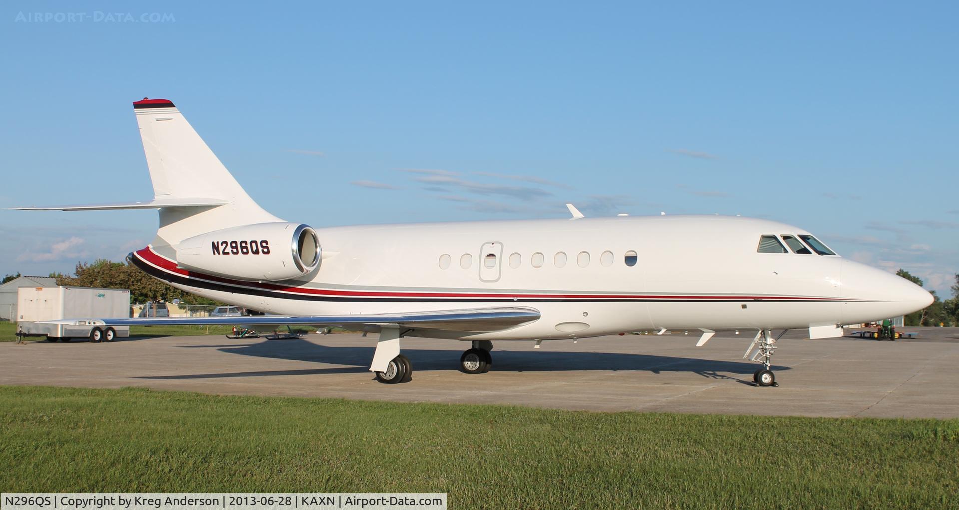 N296QS, 2002 Dassault Falcon 2000 C/N 196, Dassault Falcon 2000 on the ramp.