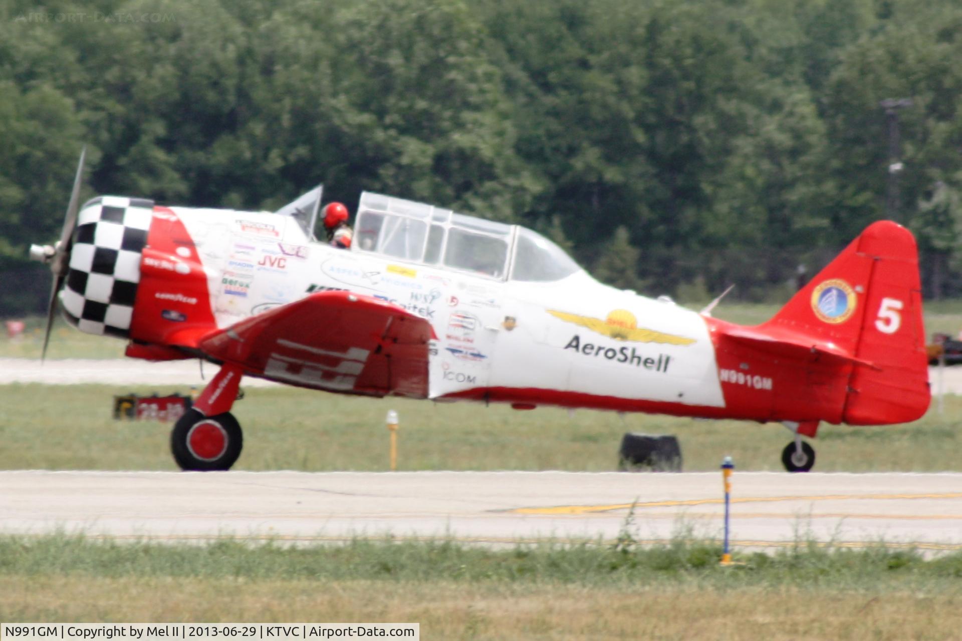 N991GM, 1941 North American AT-6C Texan C/N 88-17575, Landing RWY 36