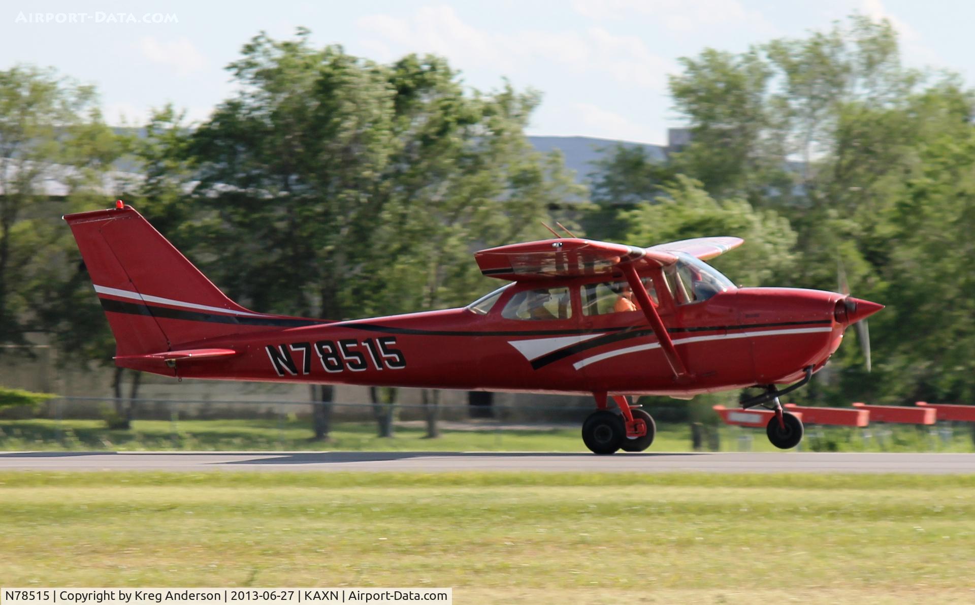 N78515, 1968 Cessna 172K Skyhawk C/N 17257648, Cessna 172K Skyhawk departing runway 31.
