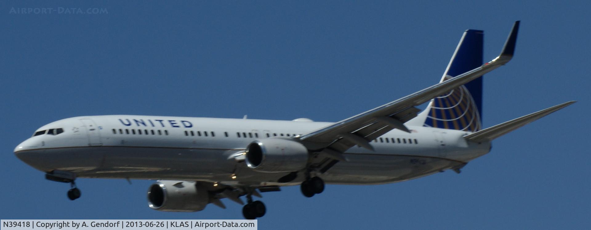 N39418, 2008 Boeing 737-924/ER C/N 33456, United, seen here landing at Las Vegas Int´l(KLAS)