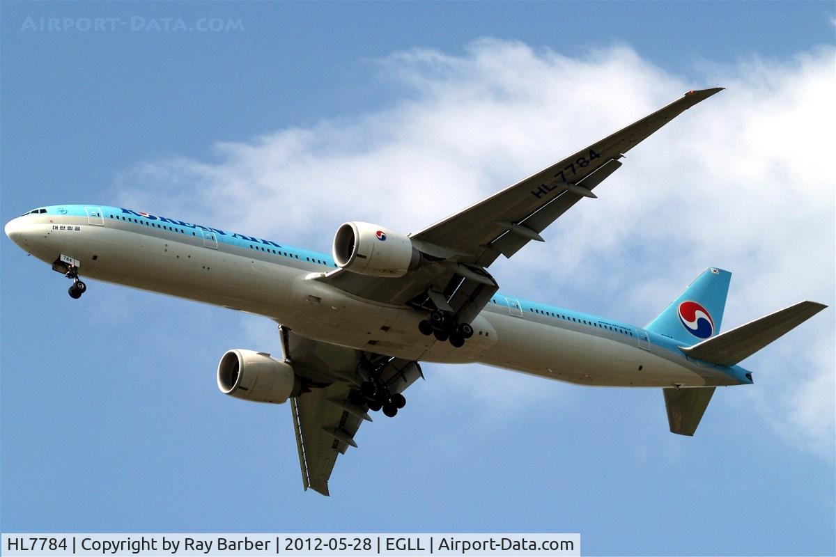 HL7784, 2009 Boeing 777-3B5/ER C/N 37136, Boeing 777-3B5ER [37136] (Korean Air) Home~G 28/05/2012. On approach 27R.