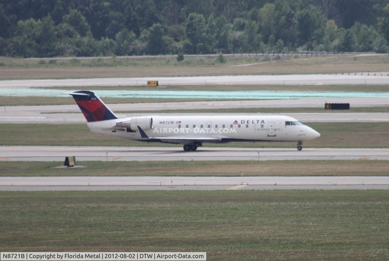 N8721B, 2002 Canadair CRJ-440 (CL-600-2B19) Regional Jet C/N 7721, Delta CRJ-200