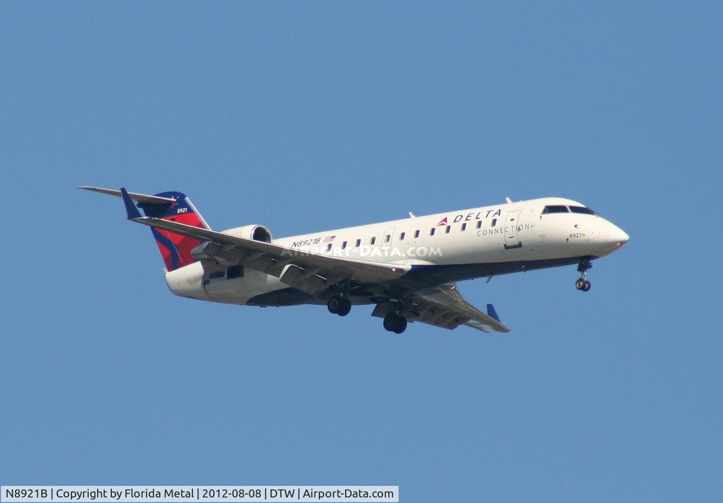 N8921B, 2004 Canadair CRJ-440 (CL-600-2B19) Regional Jet C/N 7921, Delta Connection CRJ-200